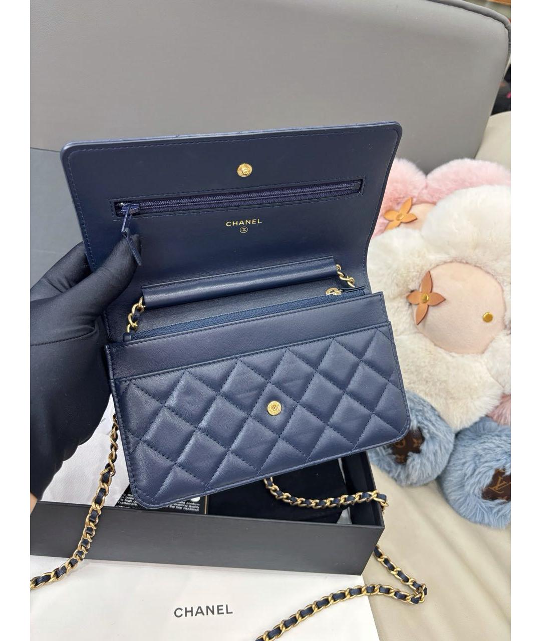 CHANEL Темно-синяя кожаная сумка через плечо, фото 6