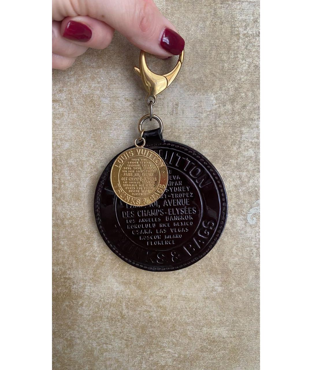 LOUIS VUITTON Бордовый брелок, фото 2