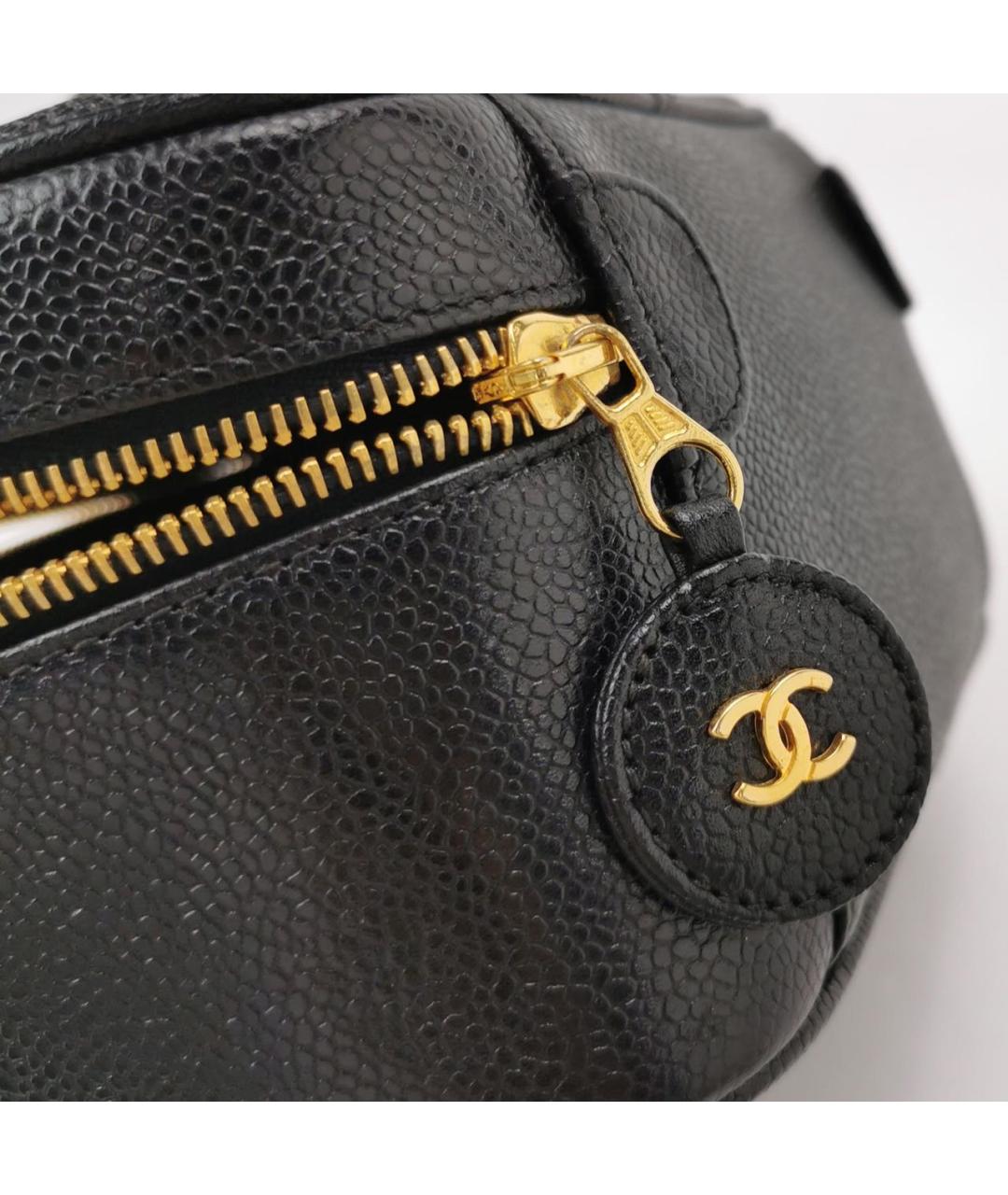 CHANEL Черная кожаная сумка с короткими ручками, фото 6