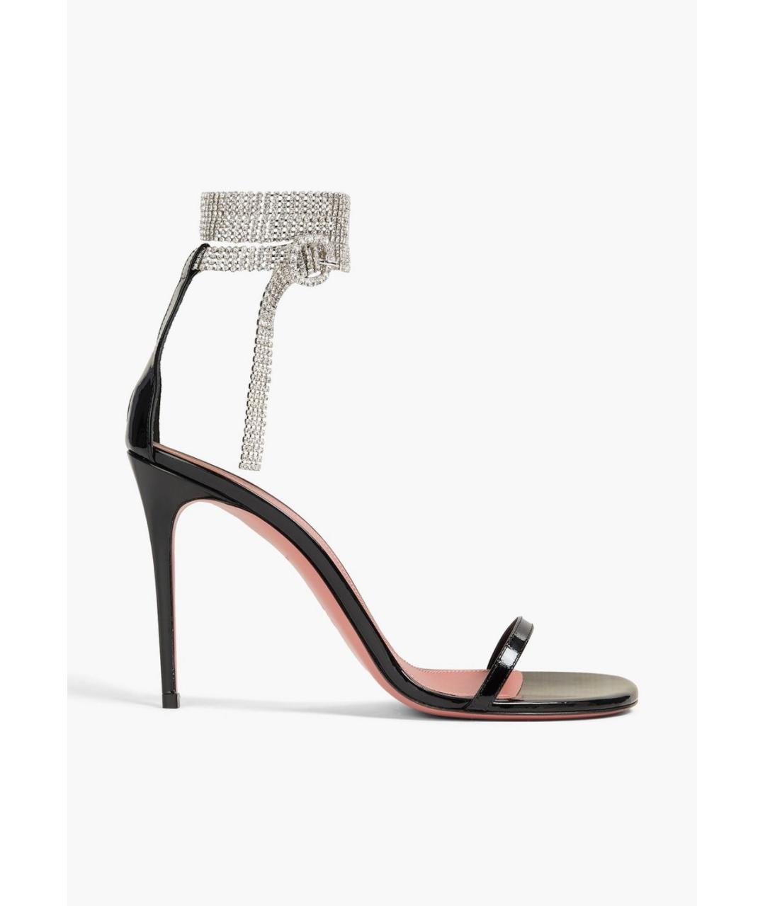 Amina Muaddi Черные босоножки из лакированной кожи, фото 5