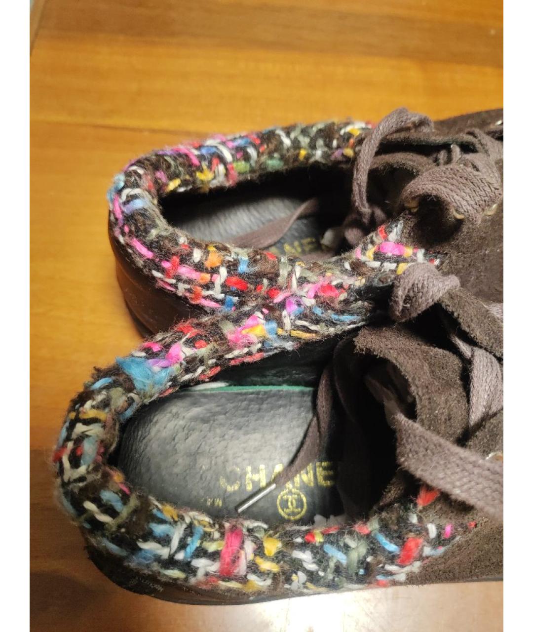 CHANEL Коричневые замшевые кеды, фото 5