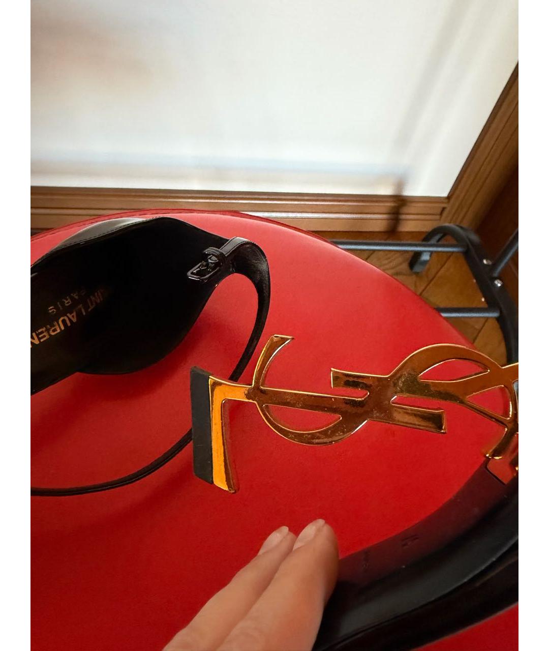 SAINT LAURENT Черные босоножки из лакированной кожи, фото 6