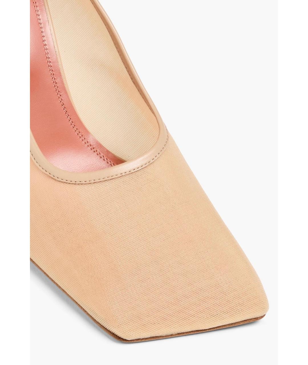 Amina Muaddi Бежевые текстильные туфли, фото 4