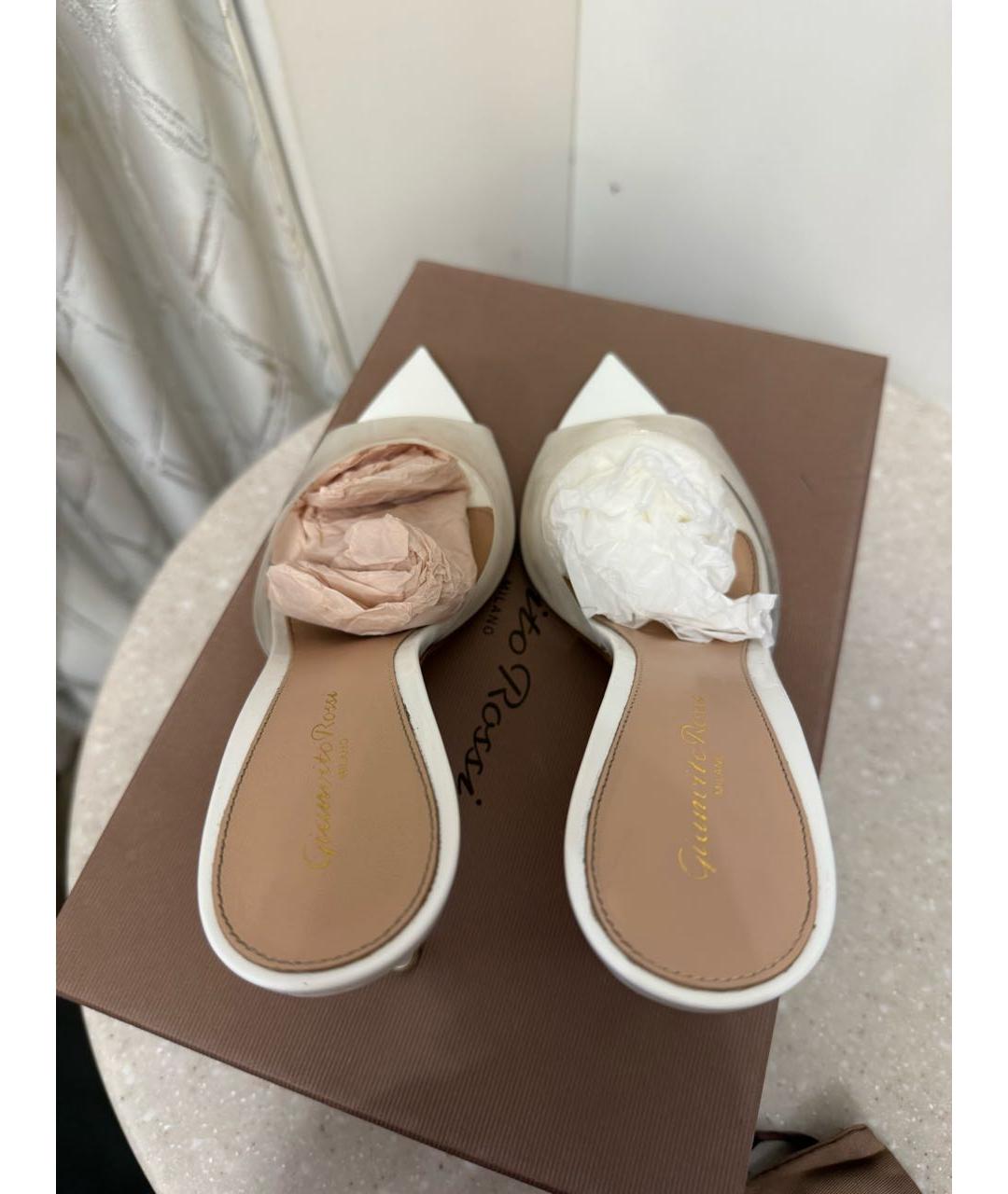 GIANVITO ROSSI Белые кожаные лодочки на низком каблуке, фото 3