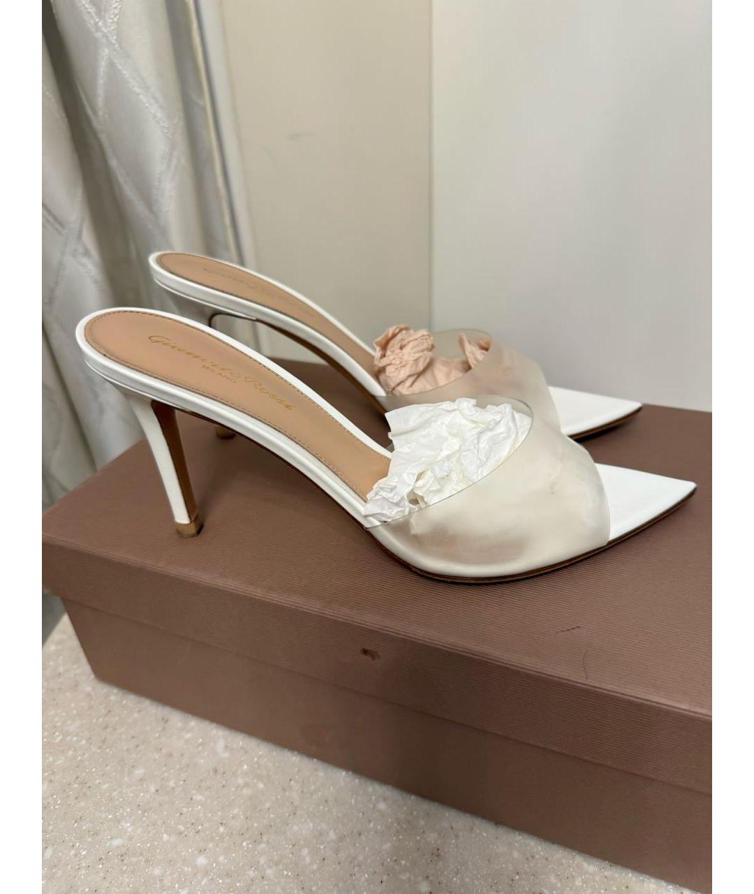 GIANVITO ROSSI Белые кожаные лодочки на низком каблуке, фото 6