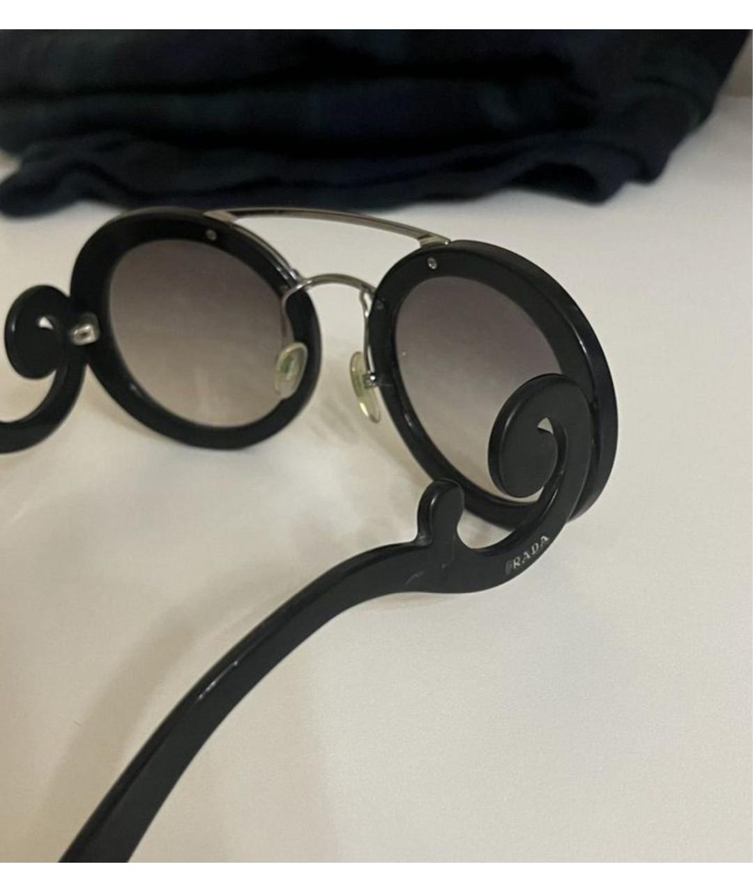 PRADA Черные пластиковые солнцезащитные очки, фото 2