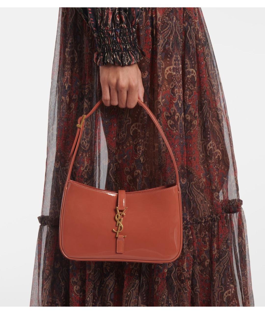 SAINT LAURENT Коралловая сумка с короткими ручками из лакированной кожи, фото 6