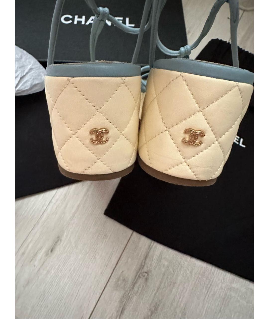 CHANEL Голубые кожаные босоножки, фото 3