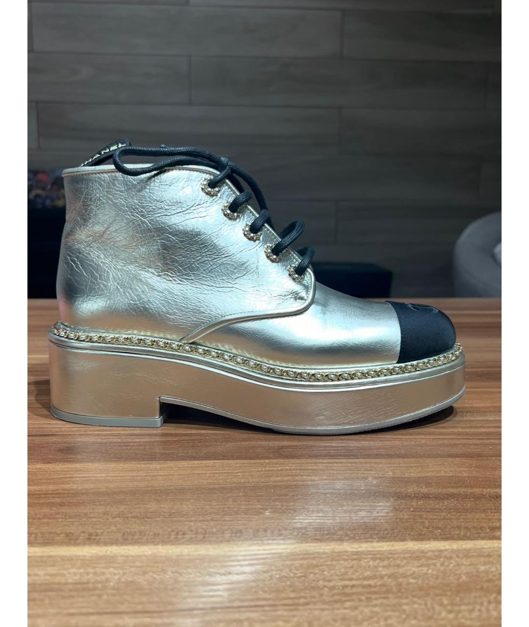 CHANEL Золотые кожаные брогги и оксфорды, фото 9