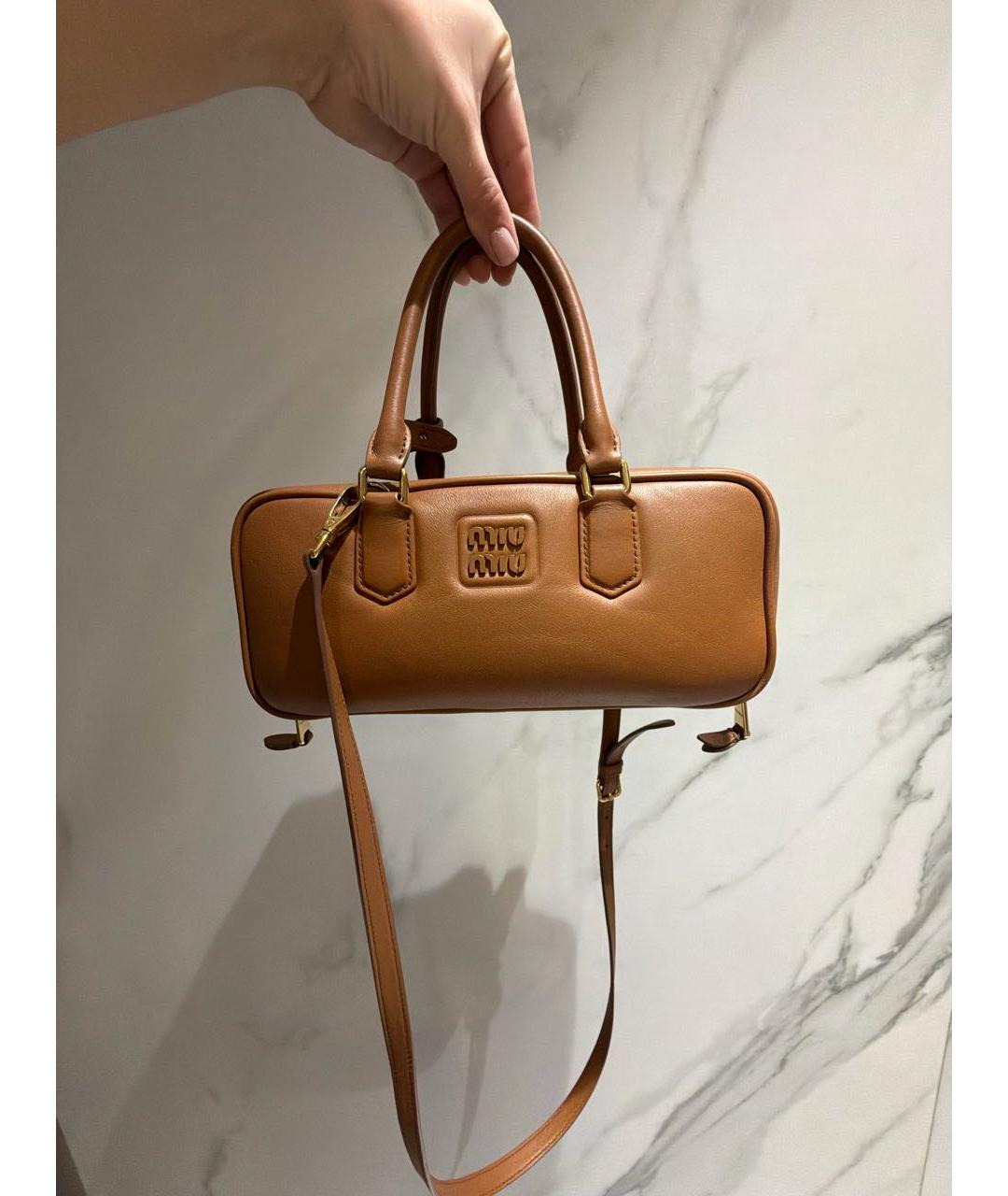 MIU MIU Коричневая кожаная сумка с короткими ручками, фото 7