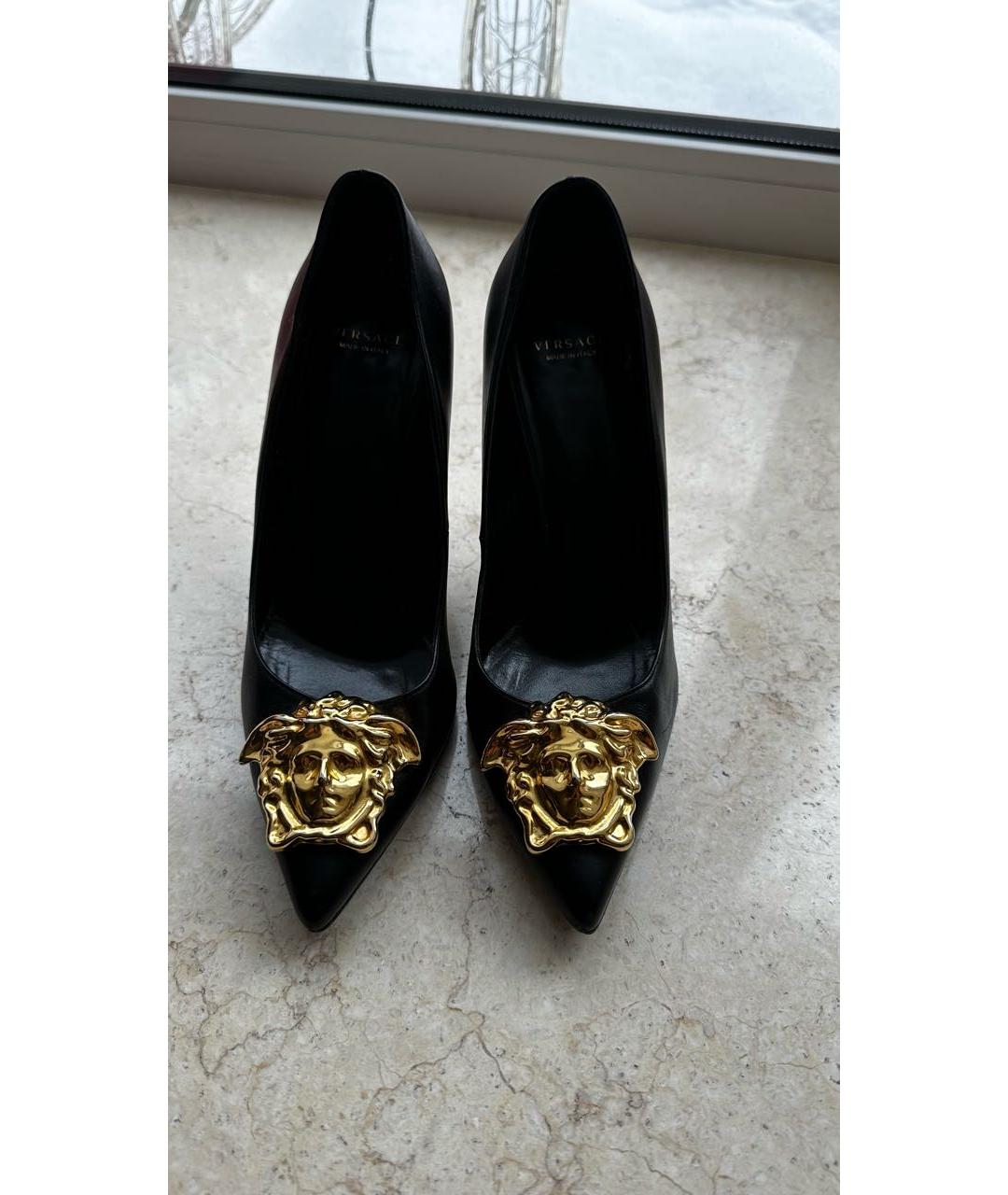VERSACE Черные кожаные туфли, фото 2