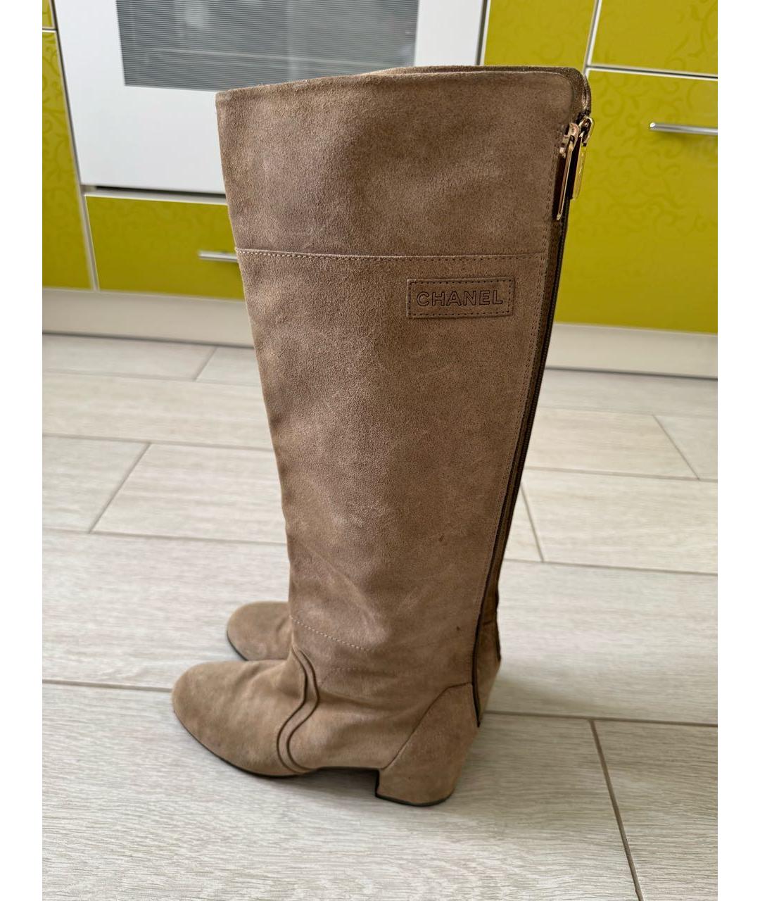 CHANEL Коричневые замшевые сапоги, фото 6