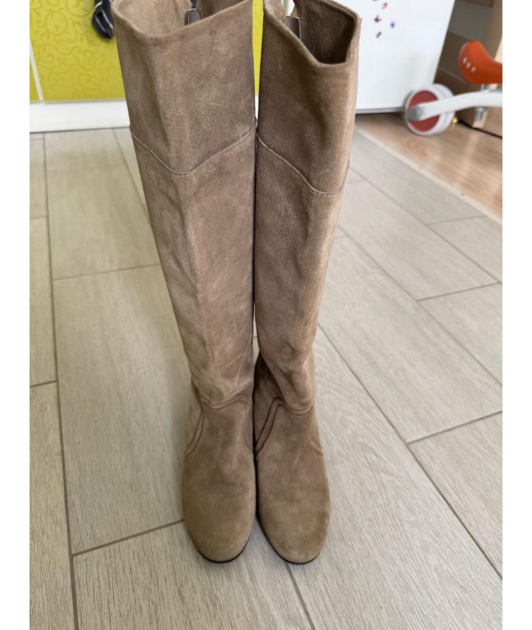 CHANEL Коричневые замшевые сапоги, фото 2