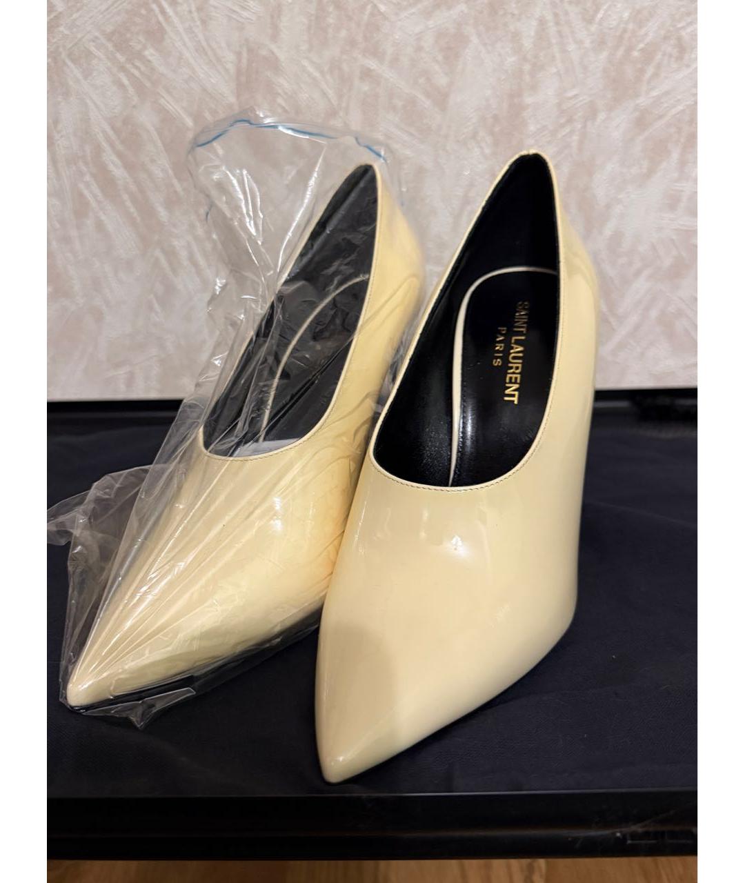 SAINT LAURENT Бежевые туфли из лакированной кожи, фото 2