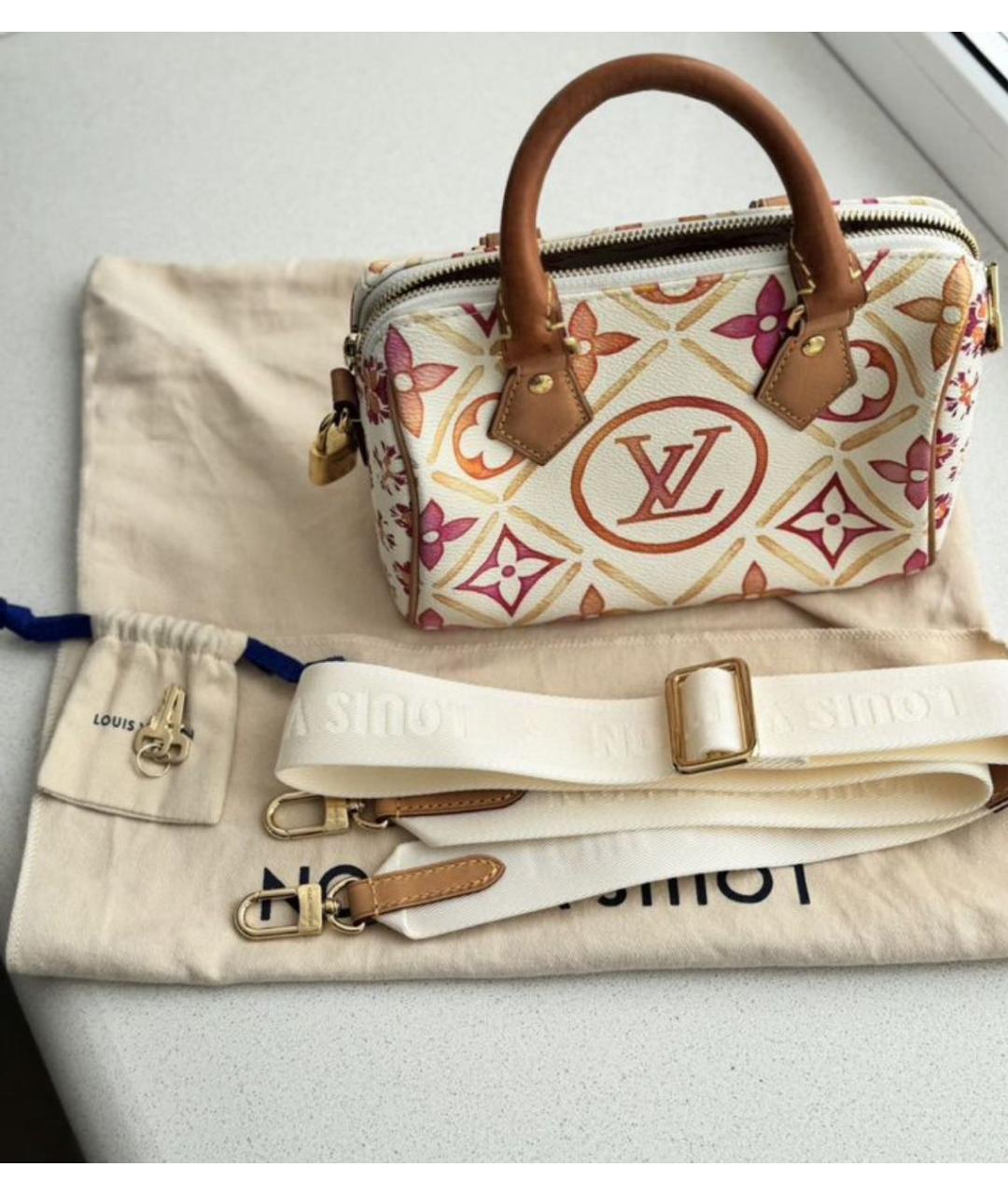 LOUIS VUITTON Бежевая кожаная сумка с короткими ручками, фото 2