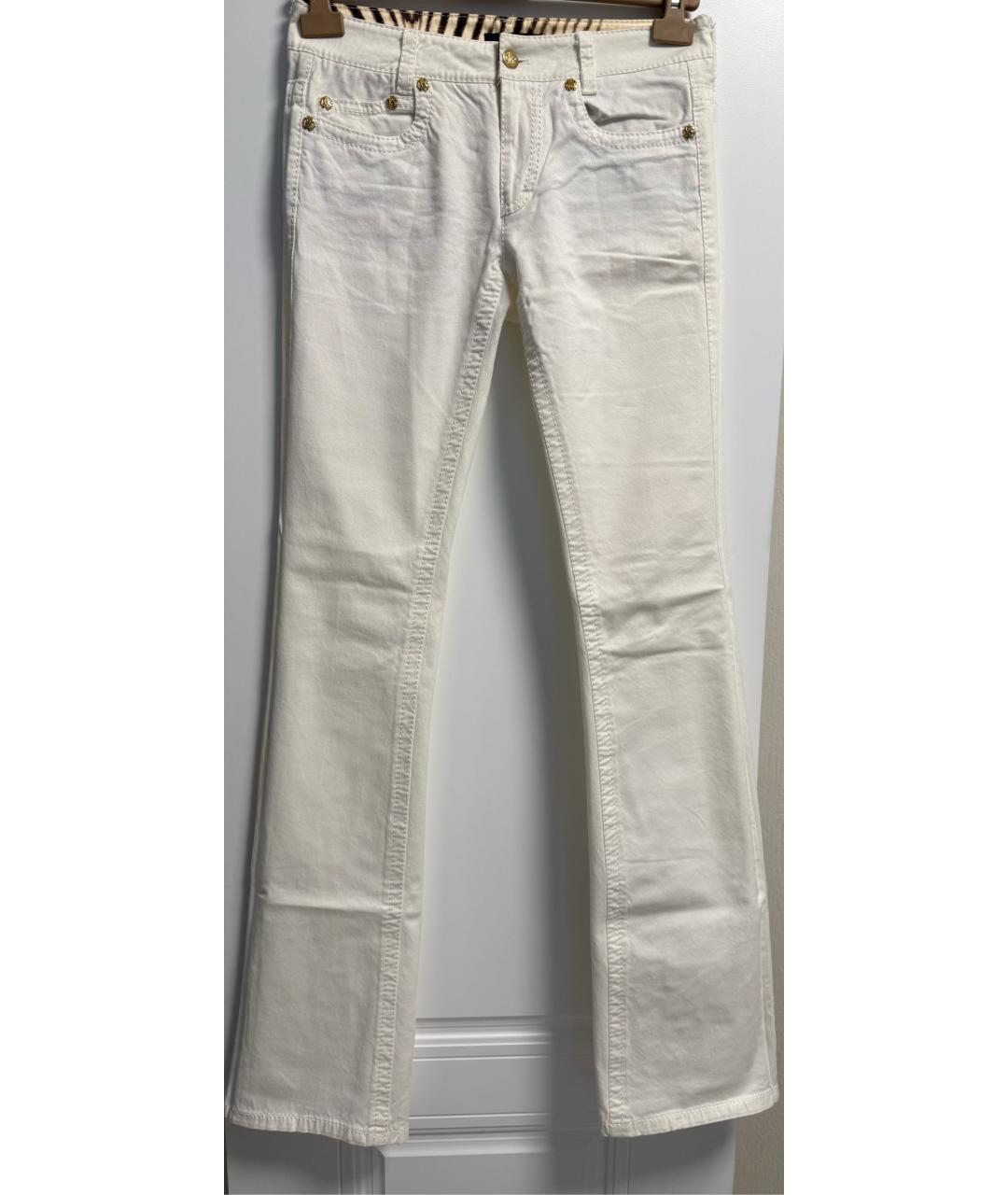 ROBERTO CAVALLI Белые хлопко-эластановые джинсы клеш, фото 4