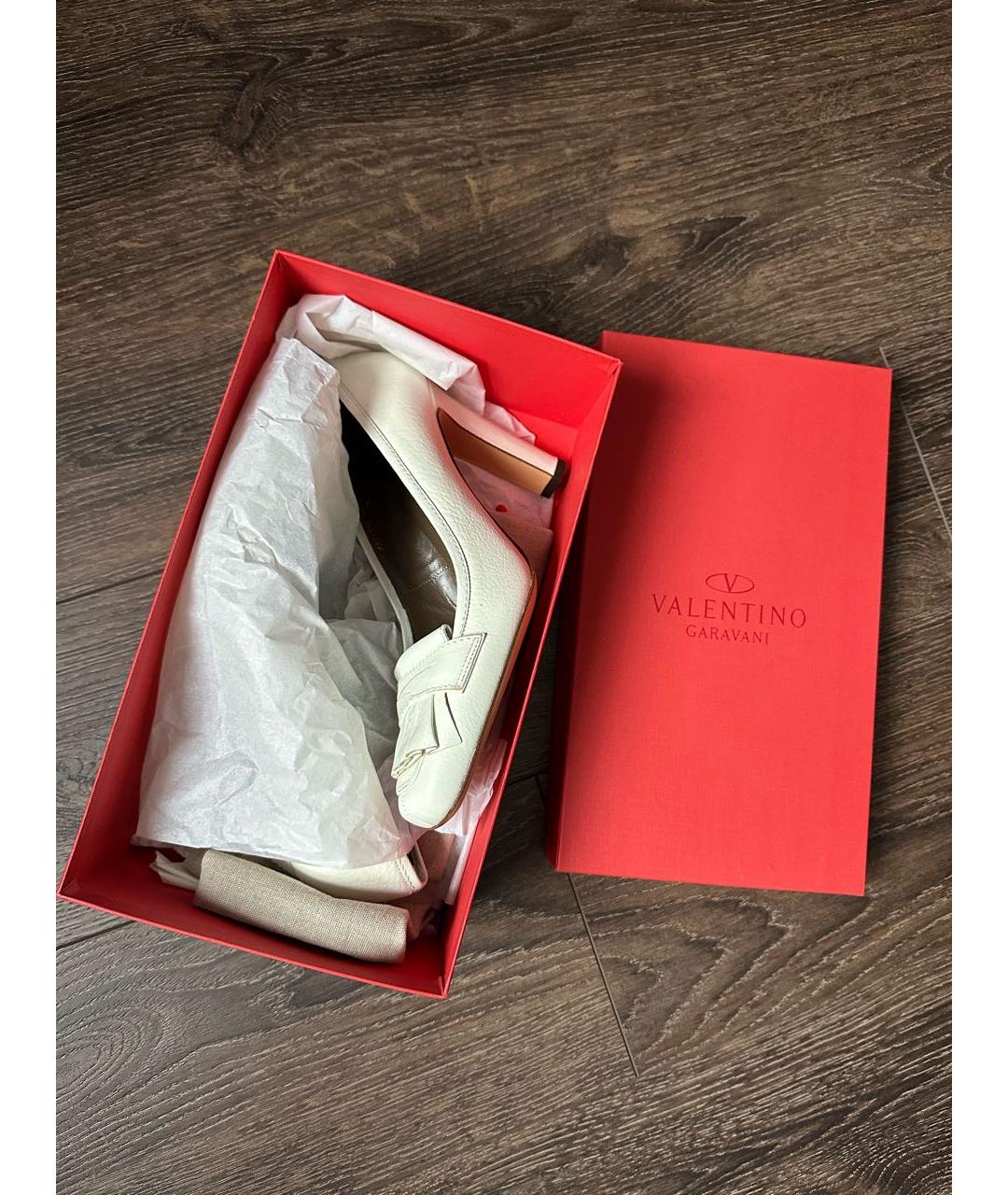 VALENTINO Белые кожаные туфли, фото 5