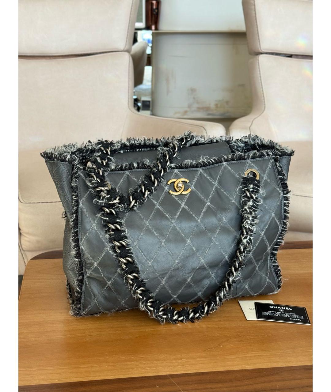 CHANEL Серая кожаная сумка тоут, фото 2