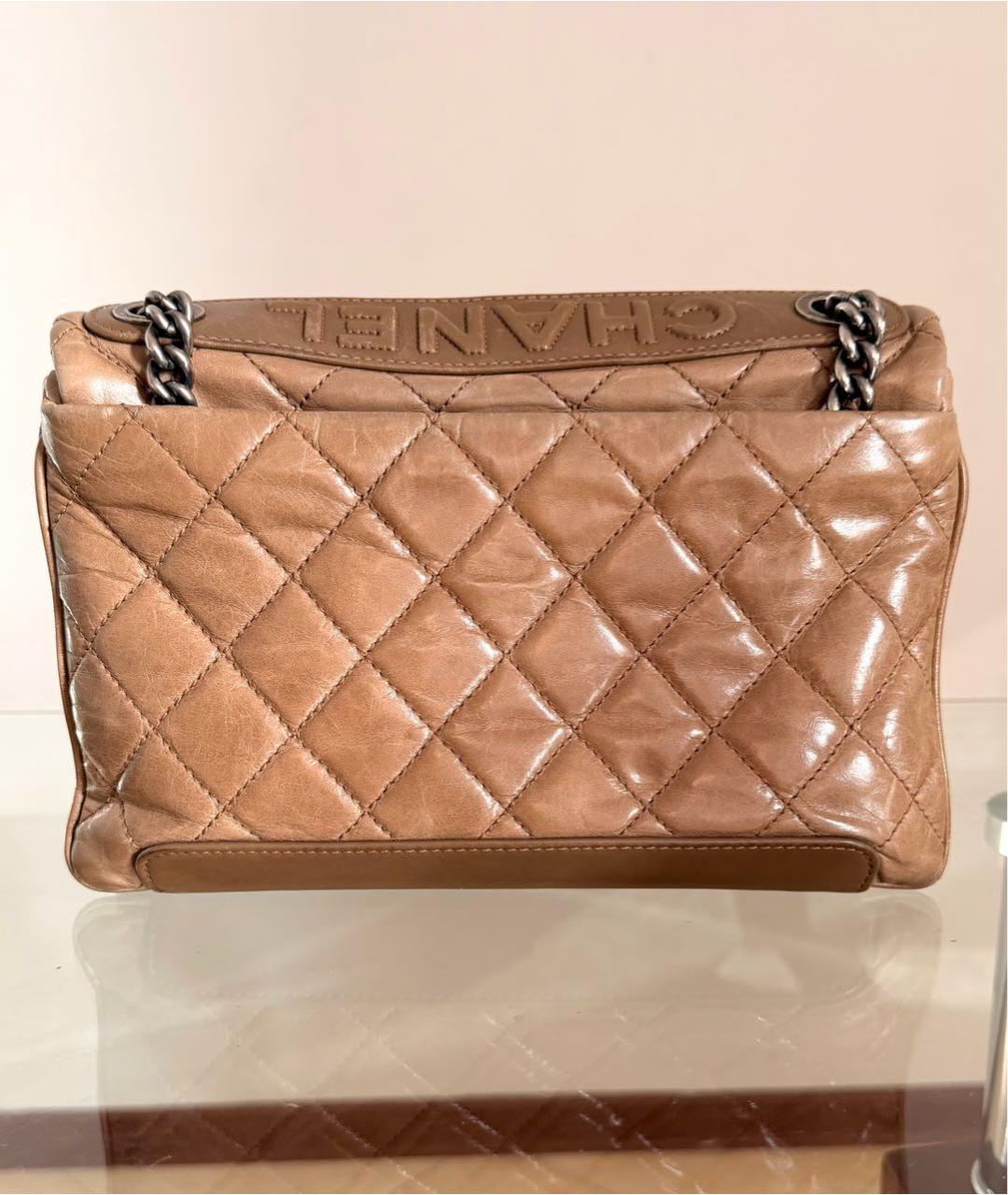 CHANEL Бежевая кожаная сумка через плечо, фото 3