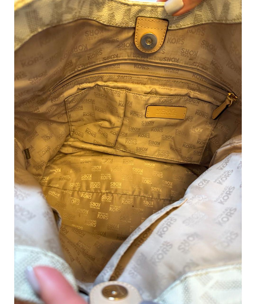 MICHAEL KORS Бежевая кожаная сумка с короткими ручками, фото 5