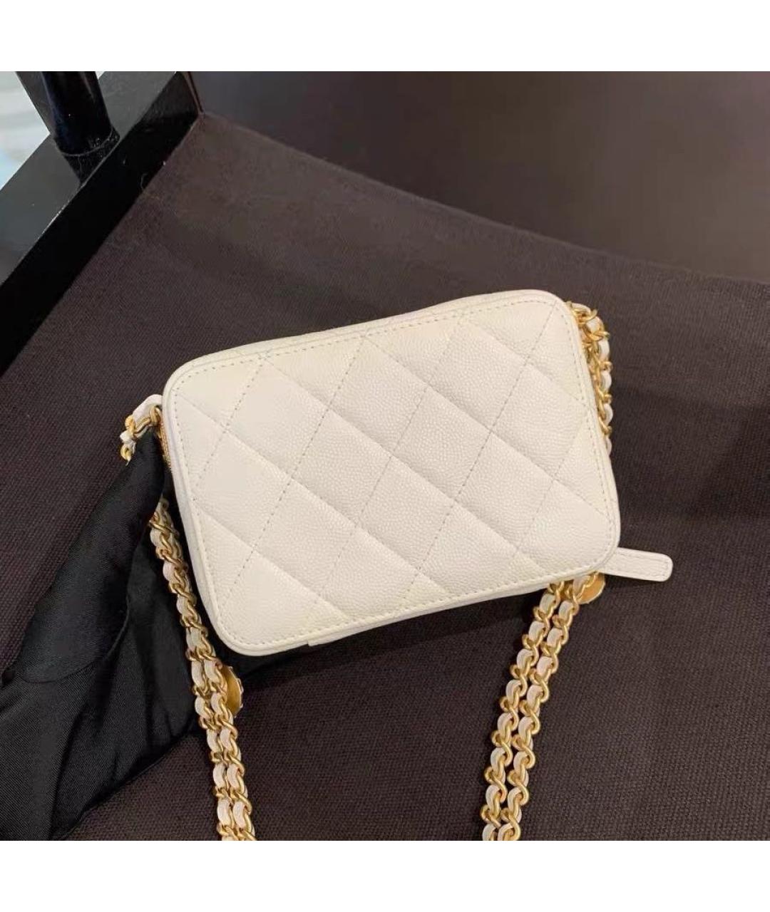 CHANEL Белая кожаная сумка через плечо, фото 3