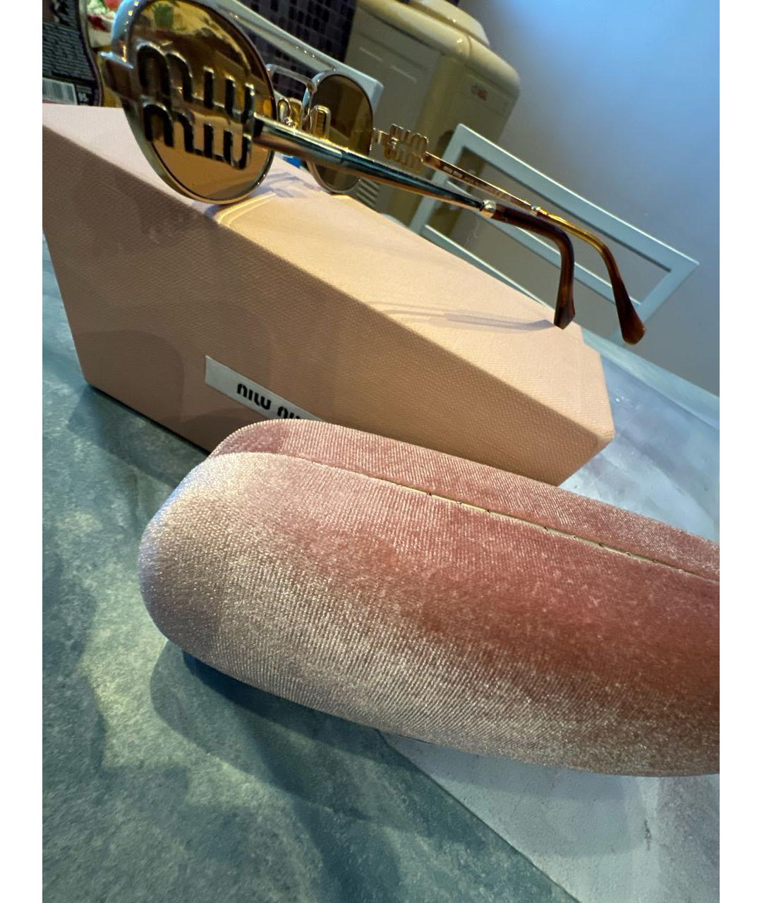 MIU MIU Золотые металлические солнцезащитные очки, фото 4