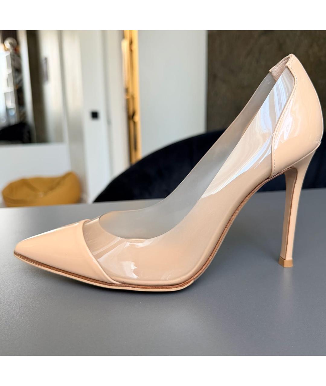 GIANVITO ROSSI Бежевые туфли из лакированной кожи, фото 8