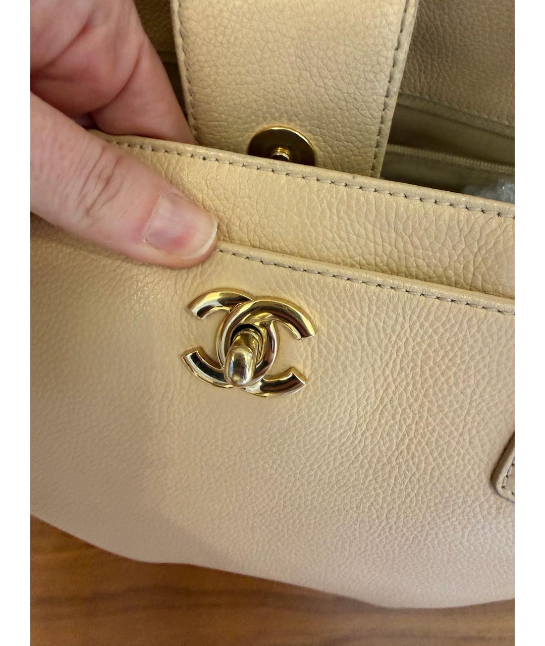 CHANEL Бежевая кожаная сумка тоут, фото 4