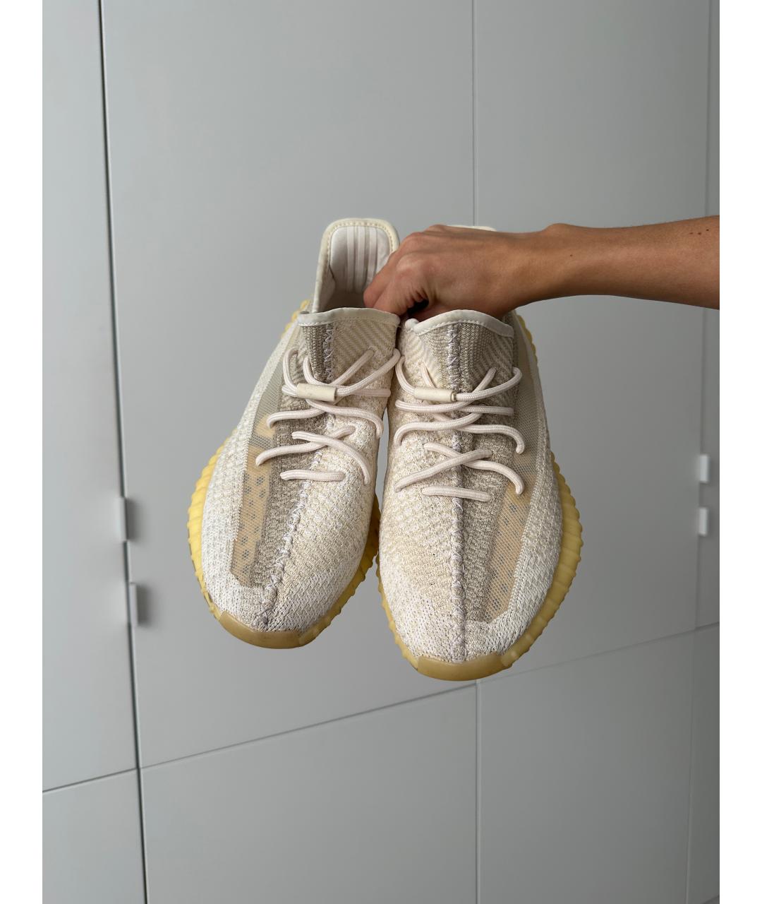 ADIDAS YEEZY Бежевые текстильные низкие кроссовки / кеды, фото 2