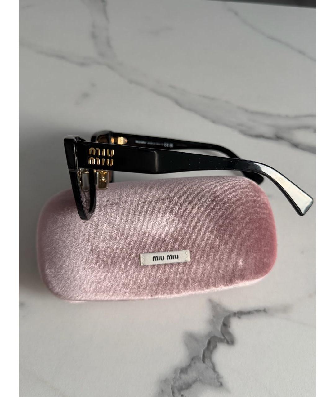 MIU MIU Черные пластиковые солнцезащитные очки, фото 3