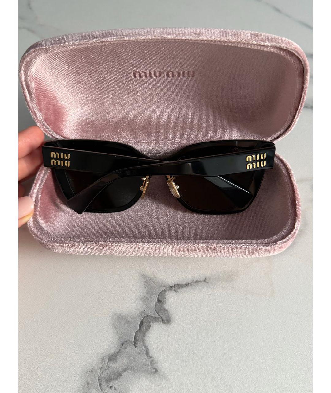 MIU MIU Черные пластиковые солнцезащитные очки, фото 2