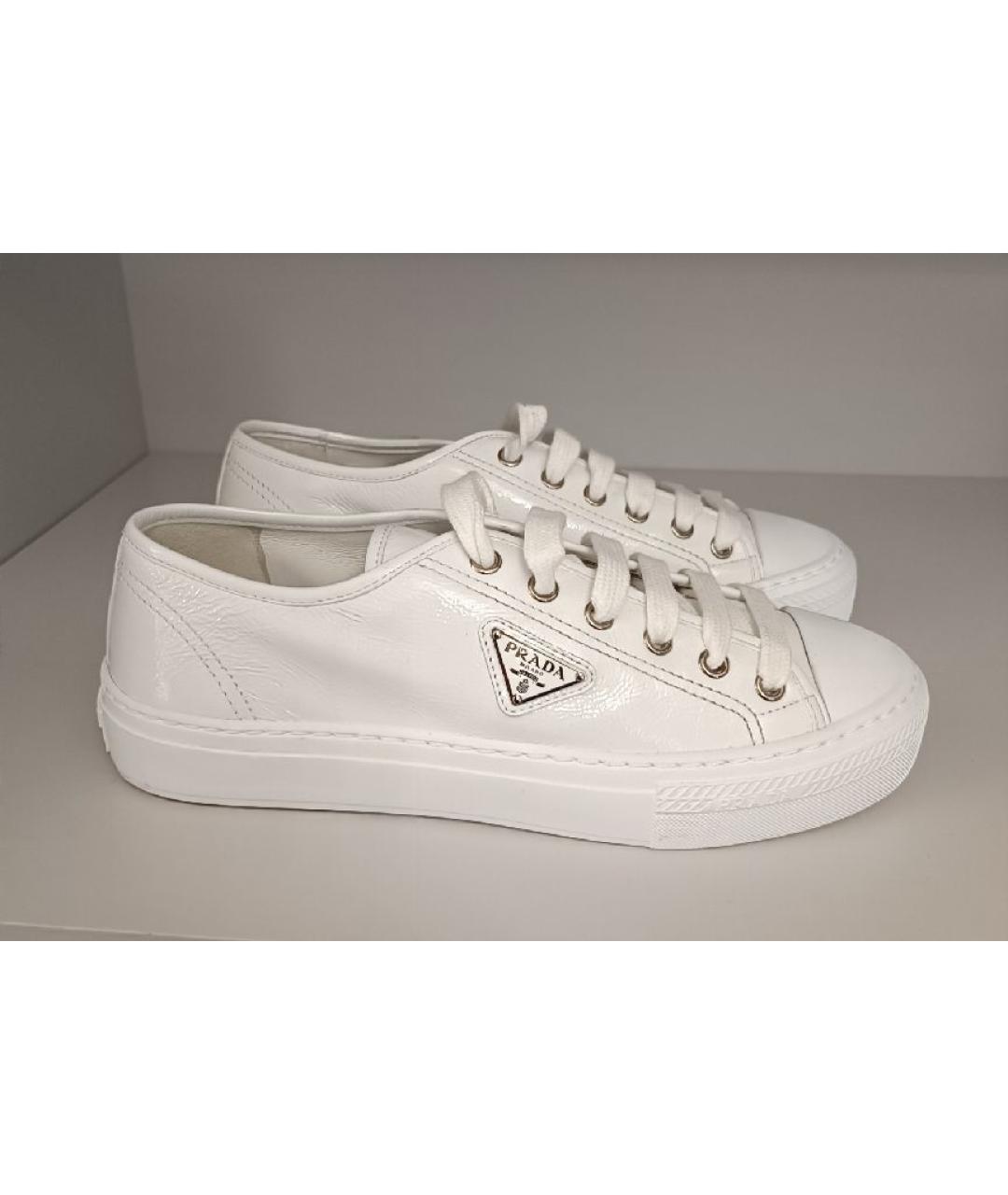 PRADA Белые кеды из лакированной кожи, фото 5