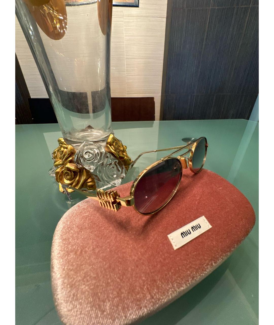 MIU MIU Золотые металлические солнцезащитные очки, фото 2