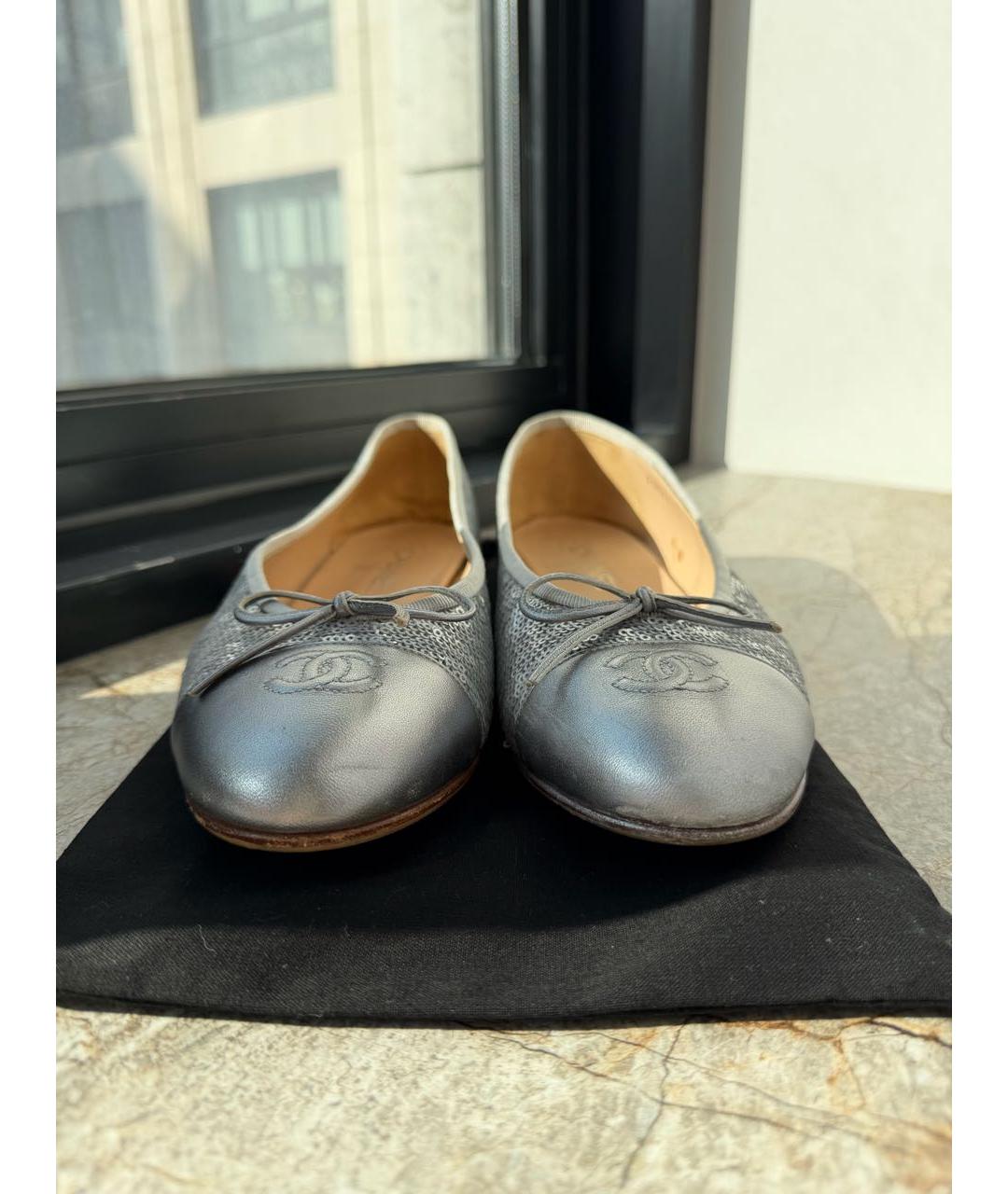 CHANEL Серебряные кожаные балетки, фото 2