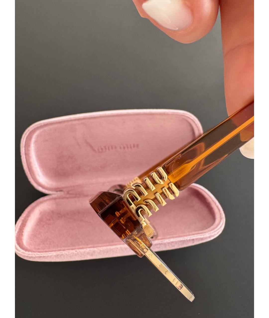 MIU MIU Коричневые солнцезащитные очки, фото 3