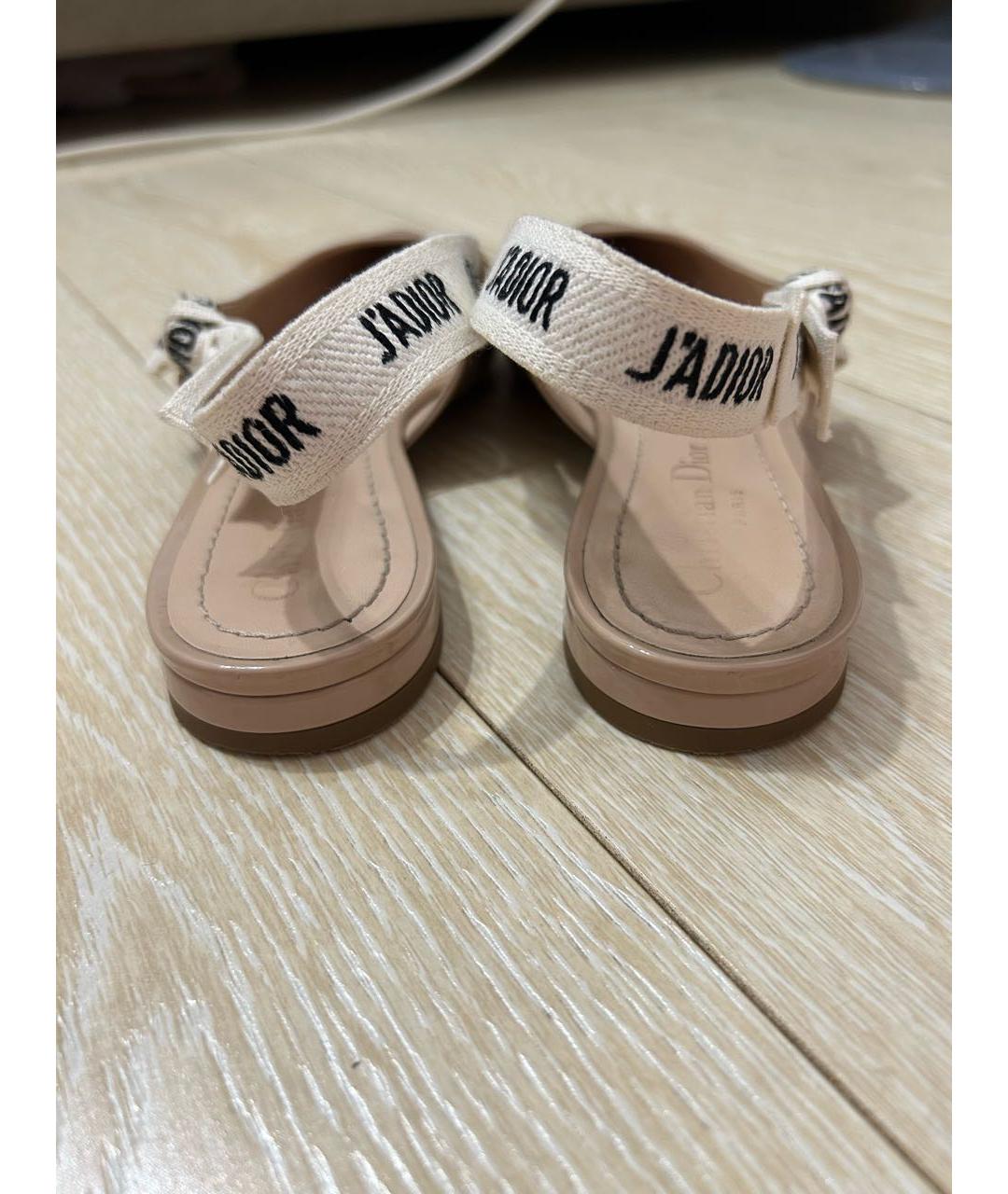 CHRISTIAN DIOR Бежевые мюли из лакированной кожи, фото 4