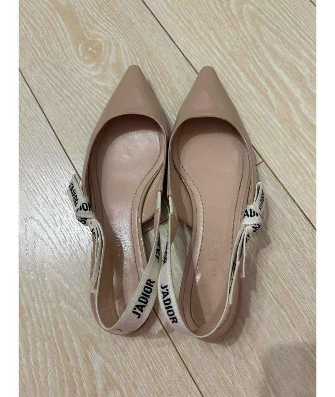 CHRISTIAN DIOR Бежевые мюли из лакированной кожи, фото 3