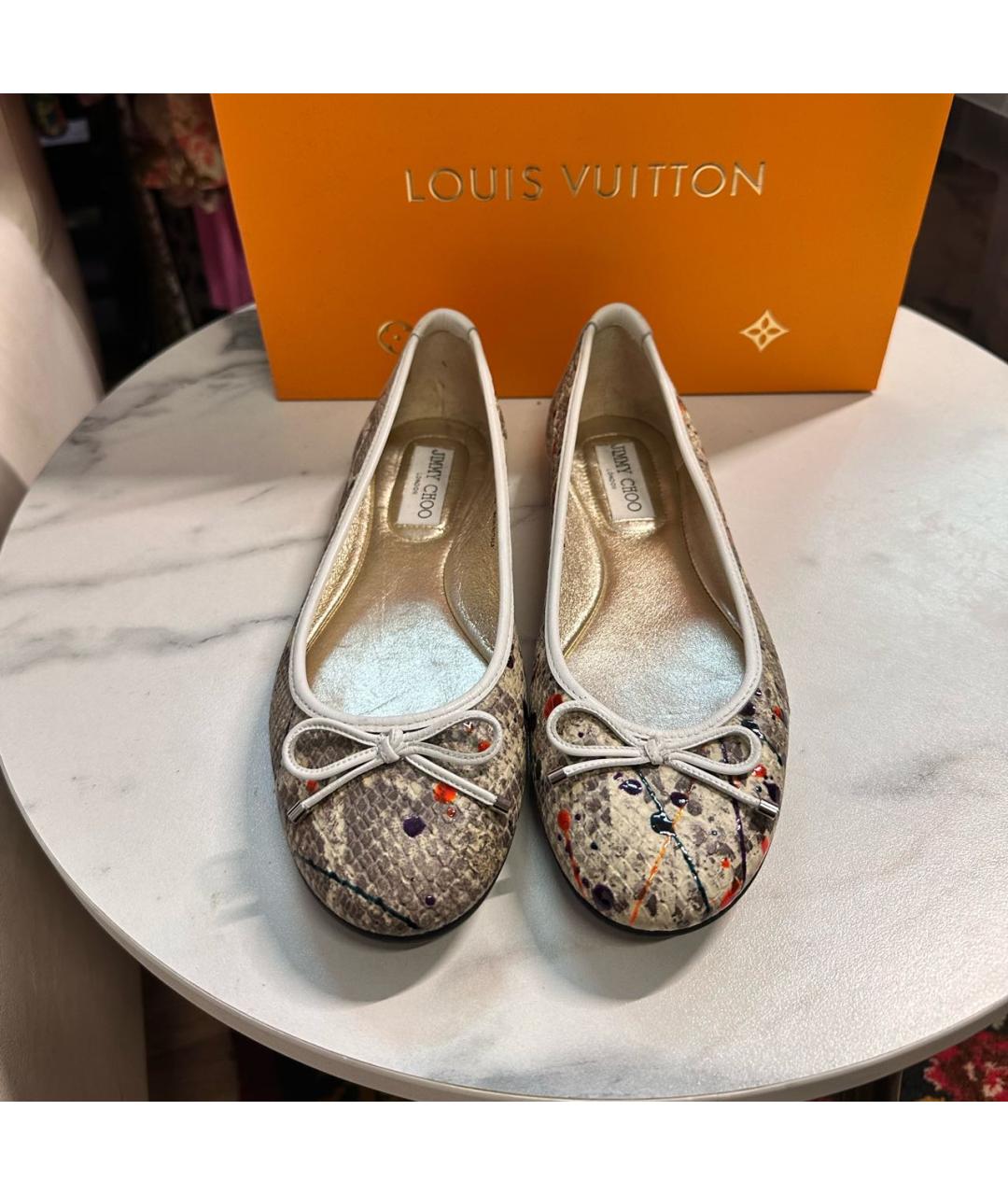 JIMMY CHOO Бежевые кожаные балетки, фото 2