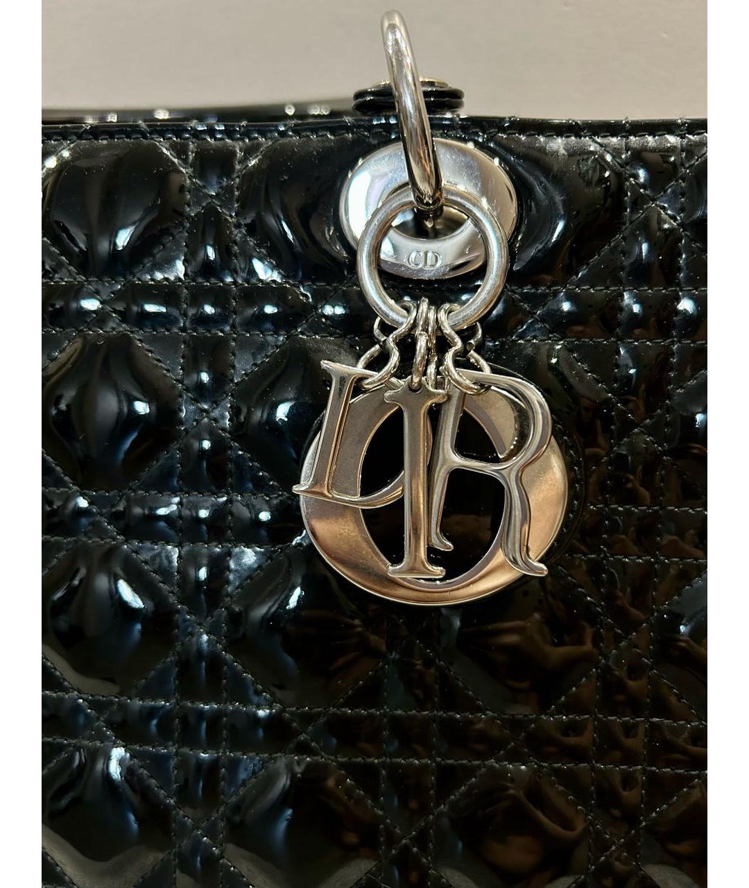 CHRISTIAN DIOR Черная сумка с короткими ручками из лакированной кожи, фото 5