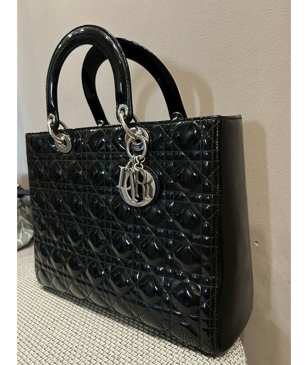 CHRISTIAN DIOR Черная сумка с короткими ручками из лакированной кожи, фото 2