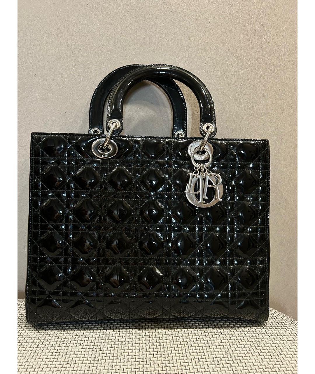 CHRISTIAN DIOR Черная сумка с короткими ручками из лакированной кожи, фото 9