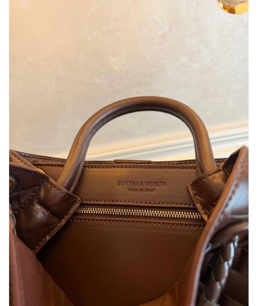 BOTTEGA VENETA Коричневая кожаная сумка с короткими ручками, фото 6