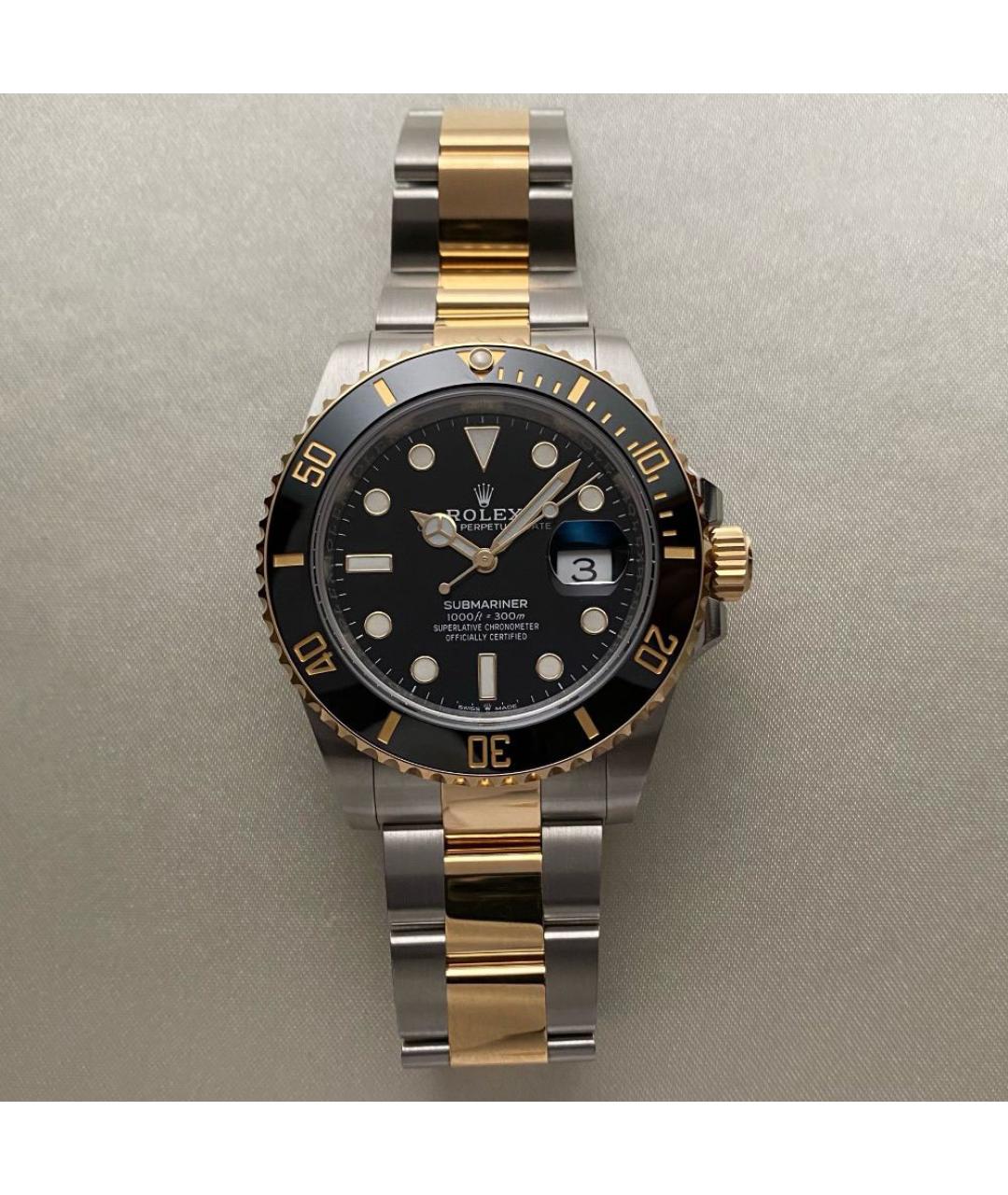 ROLEX Черные часы из желтого золота, фото 2