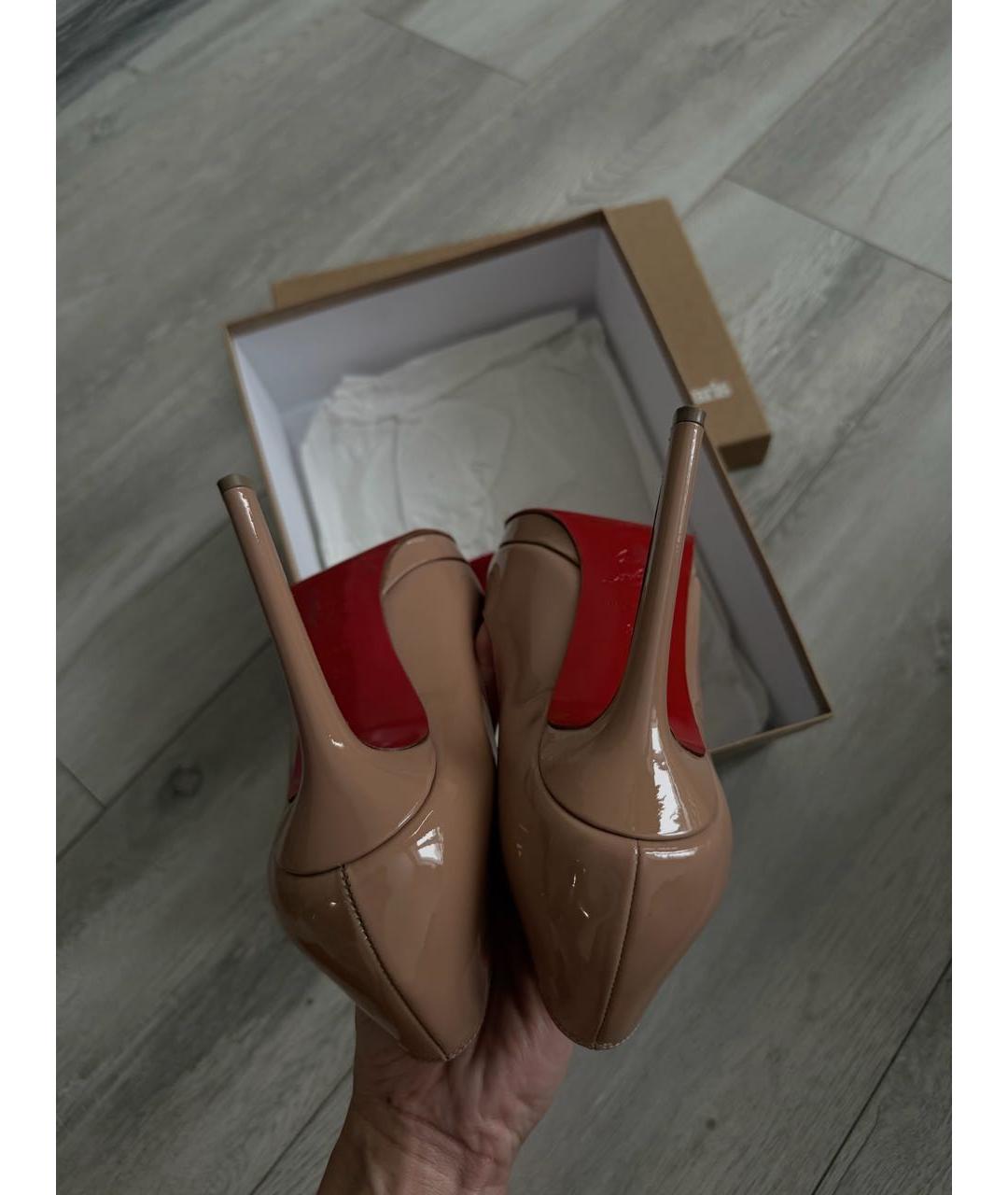 CHRISTIAN LOUBOUTIN Бежевые туфли из лакированной кожи, фото 4