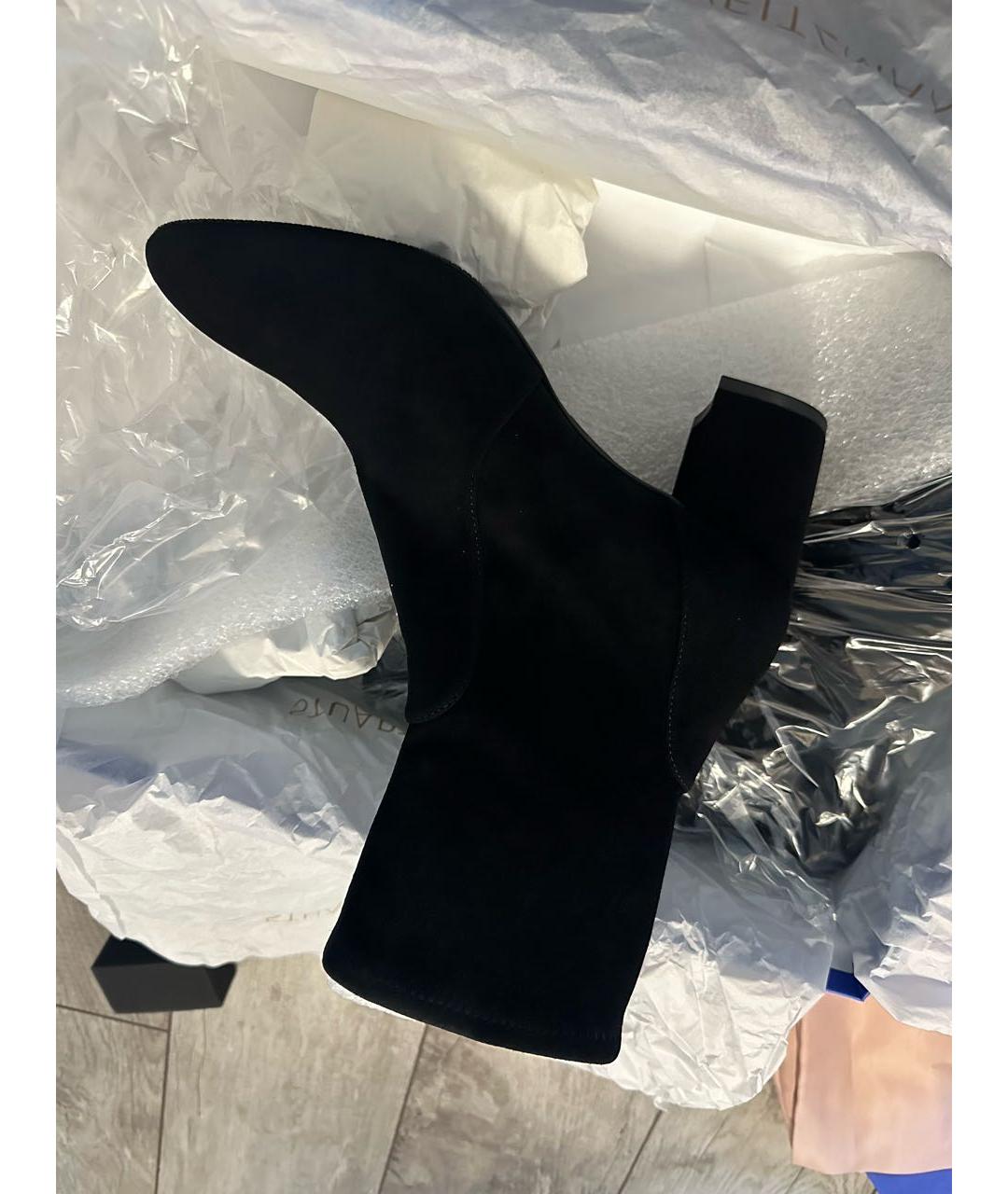 STUART WEITZMAN Черные замшевые ботильоны, фото 5