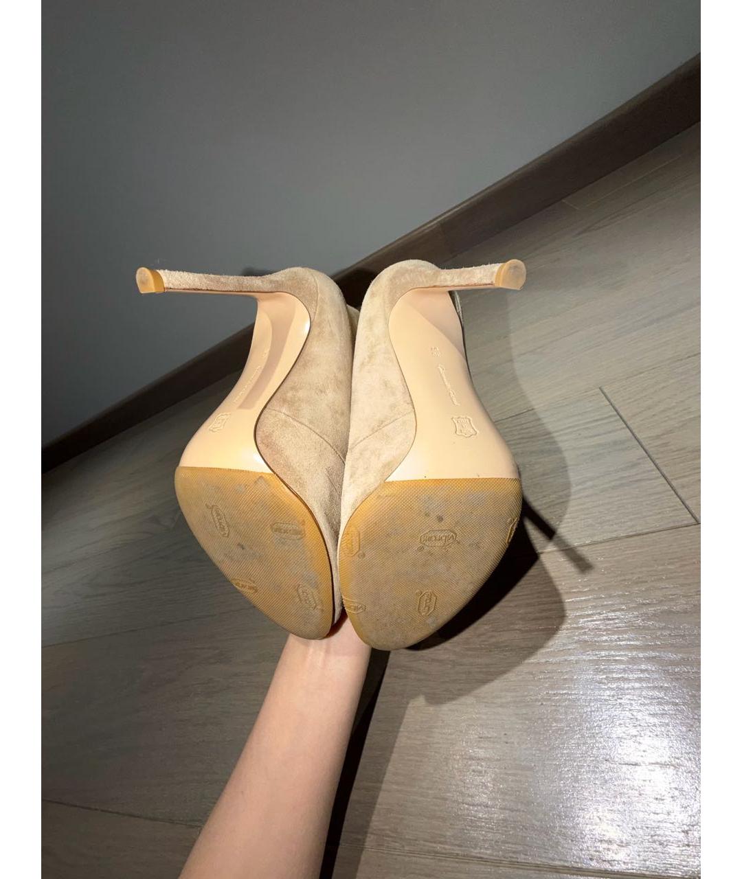 GIANVITO ROSSI Бежевые замшевые ботильоны, фото 7