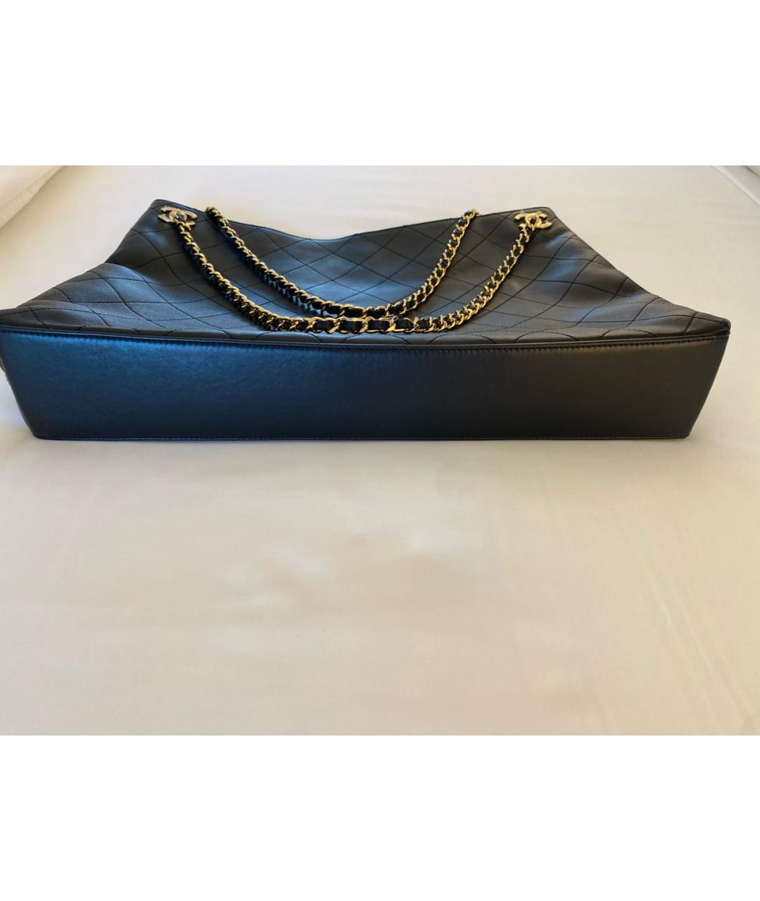 CHANEL Черная кожаная сумка тоут, фото 3