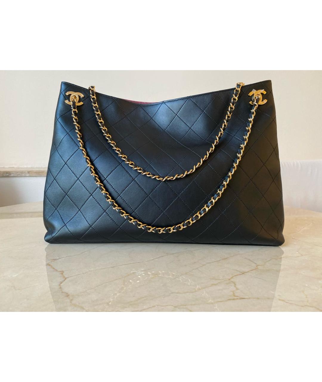 CHANEL Черная кожаная сумка тоут, фото 2