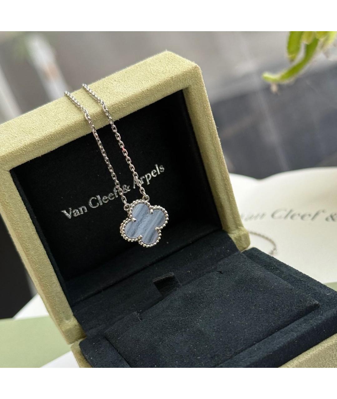 VAN CLEEF & ARPELS Фиолетовое колье из белого золота, фото 2