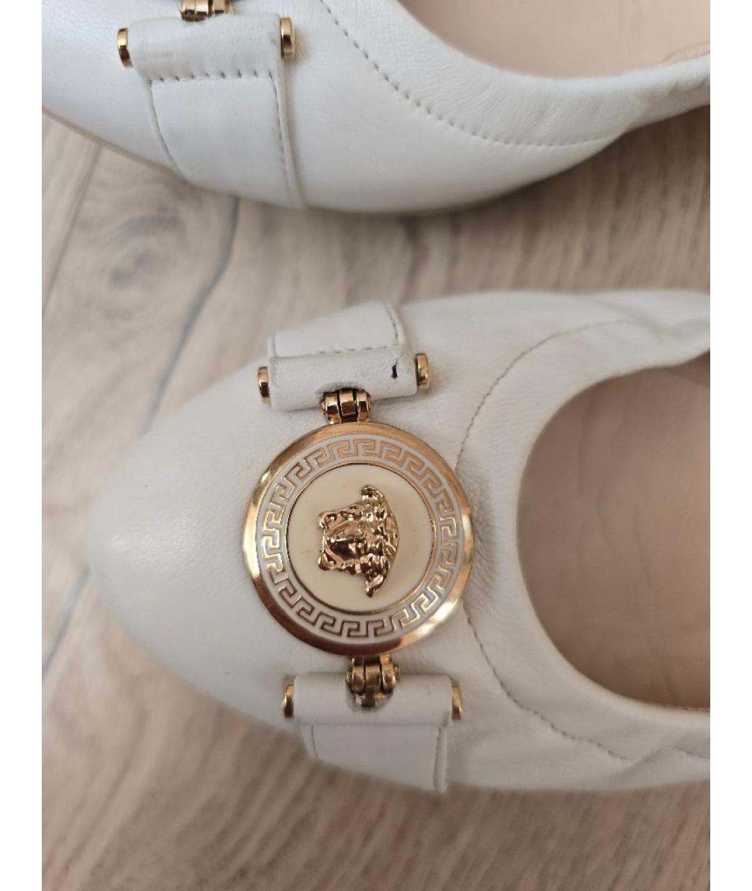 VERSACE Белые кожаные балетки, фото 7